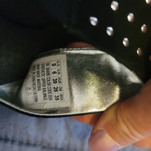 Sz 9 Sketchers suede studded wedge sandal with memory foam sole - Picture 3 of 5